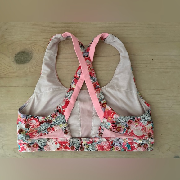 Lululemon Sports Bra with Pockets - Picture 3 of 4